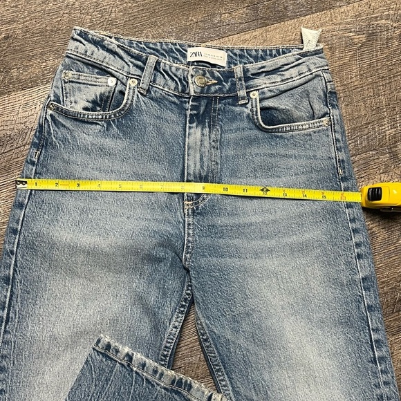 Zara Classic Blue Denim Jeans - Picture 6 of 15